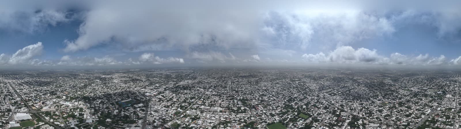 Panorámica 360° aérea sobre Mérida, Yucatán